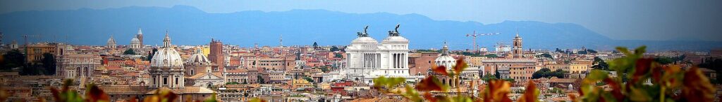 Licenza WikiMedia https://it.wikivoyage.org/wiki/File:Rome_banner_panorama.jpg